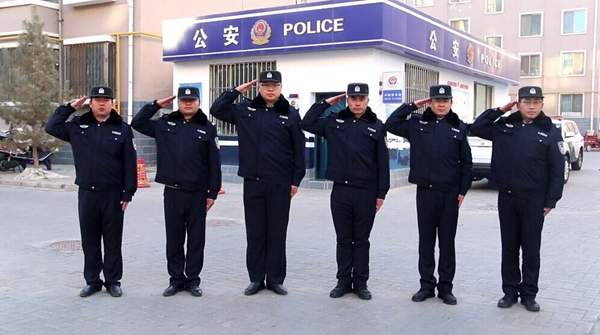 卢楠警务室民辅警祝全市人民新年好