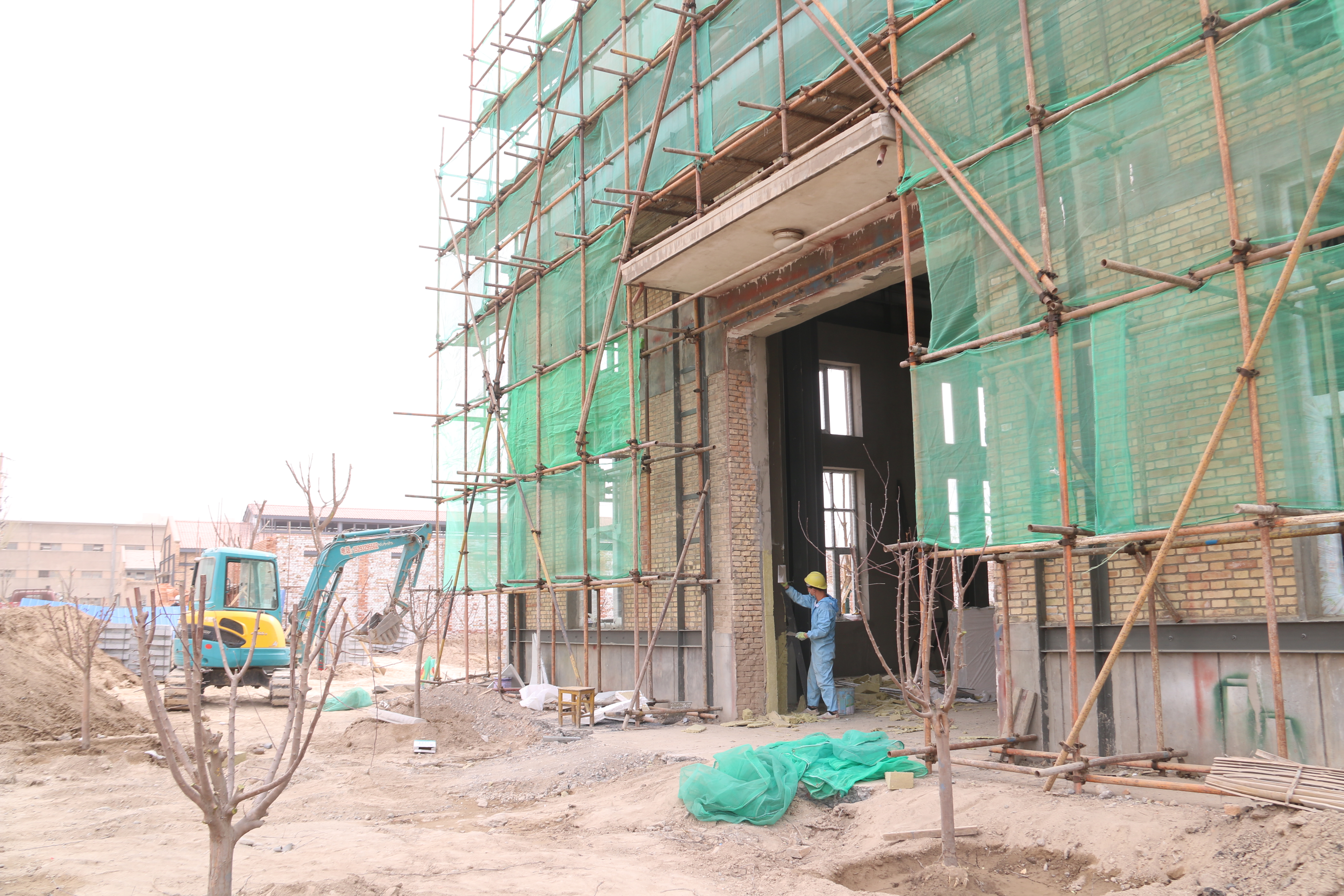 在原有基础上对建筑进行改造